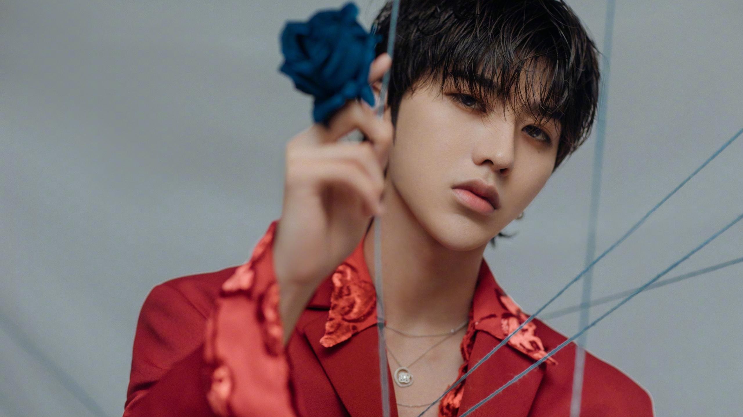 爱游戏app下载-_猛龙队内线强硬，面对对手毫不退缩_，猛龙队员