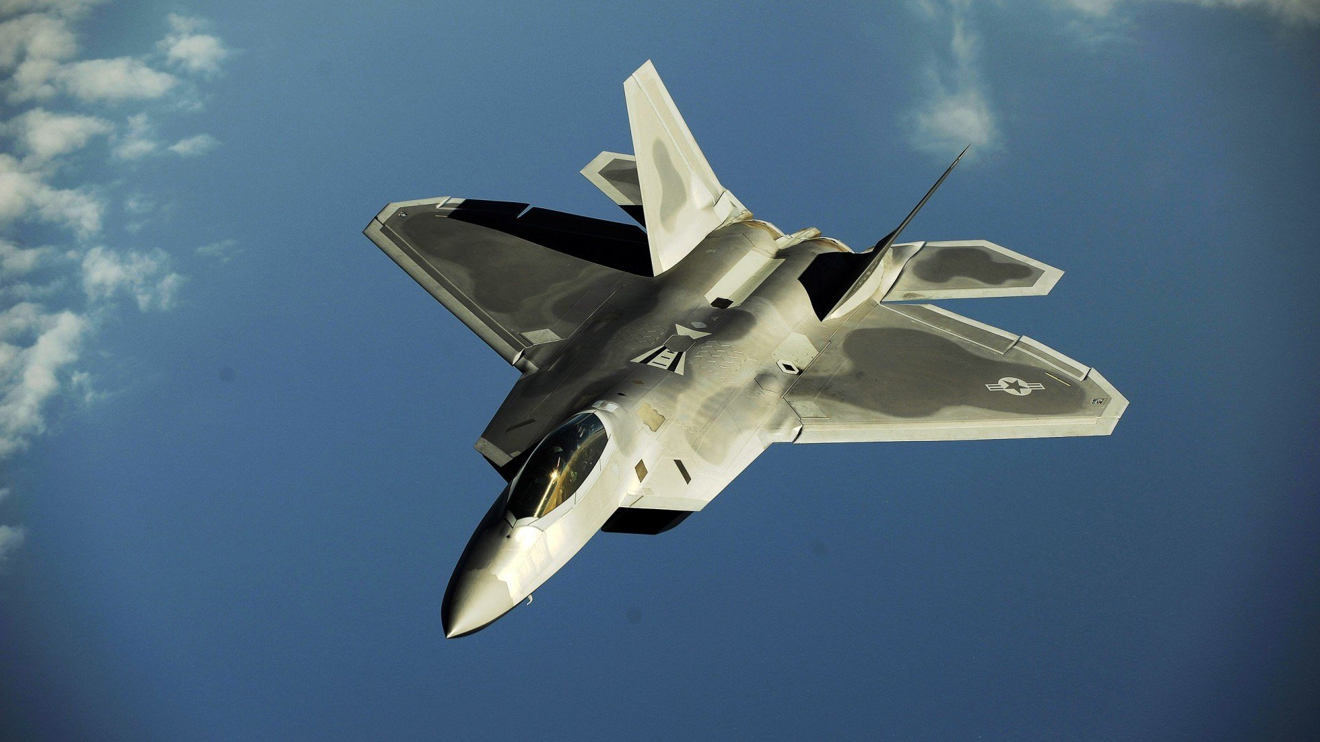 爱游戏体育平台-“德甲联赛逐渐展开高潮，球队状态火热”，德甲联赛集锦