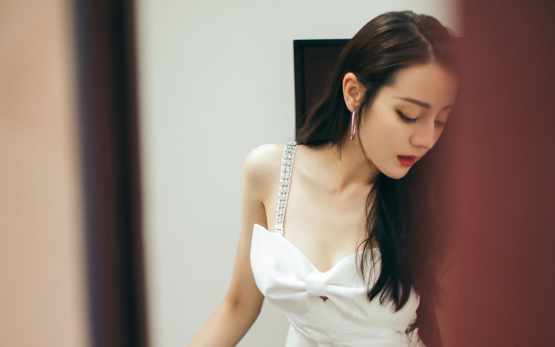 AYX体育-从挫败到荣耀：逆境中的车手奋斗史