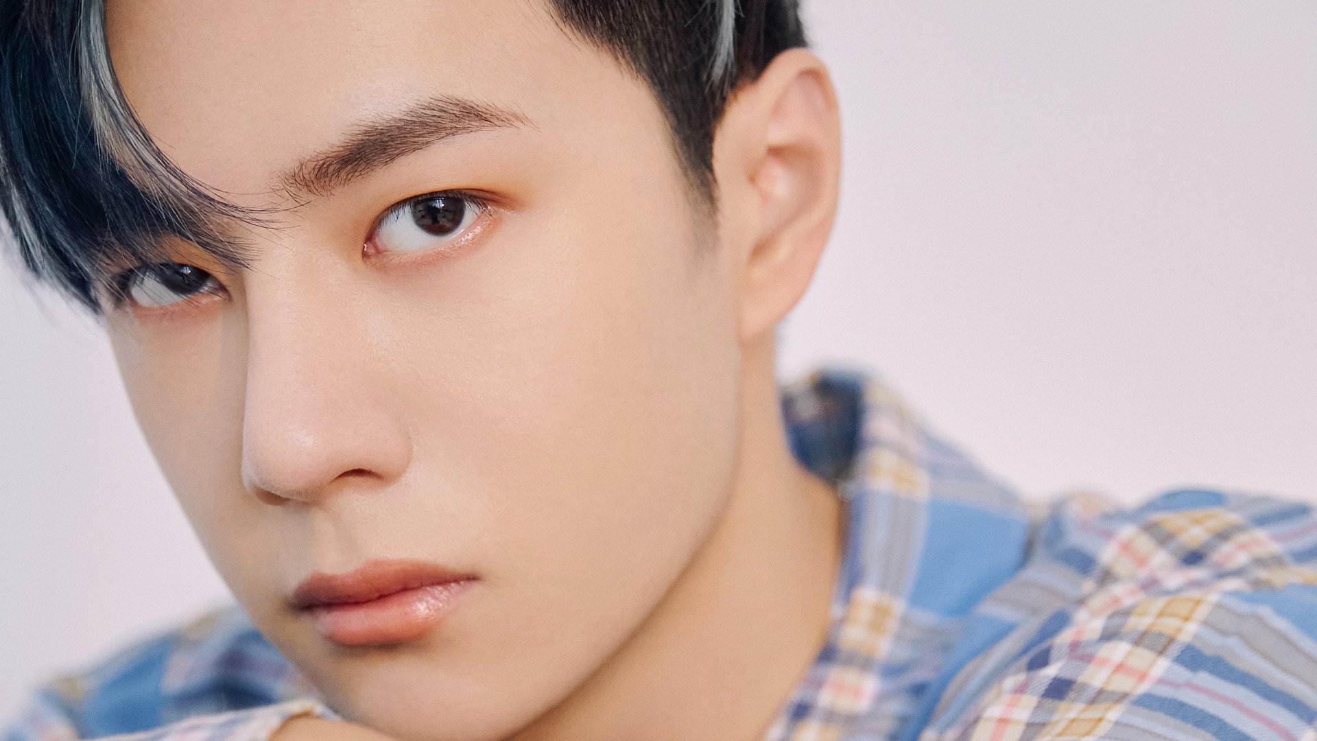 AYX体育官网-传统民族摔跤比赛，激情对决彰显民族特色，民族式摔跤种类