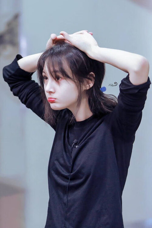 爱游戏官方-拜仁锋线新星不断发光,未来潜力无限,拜仁巅峰