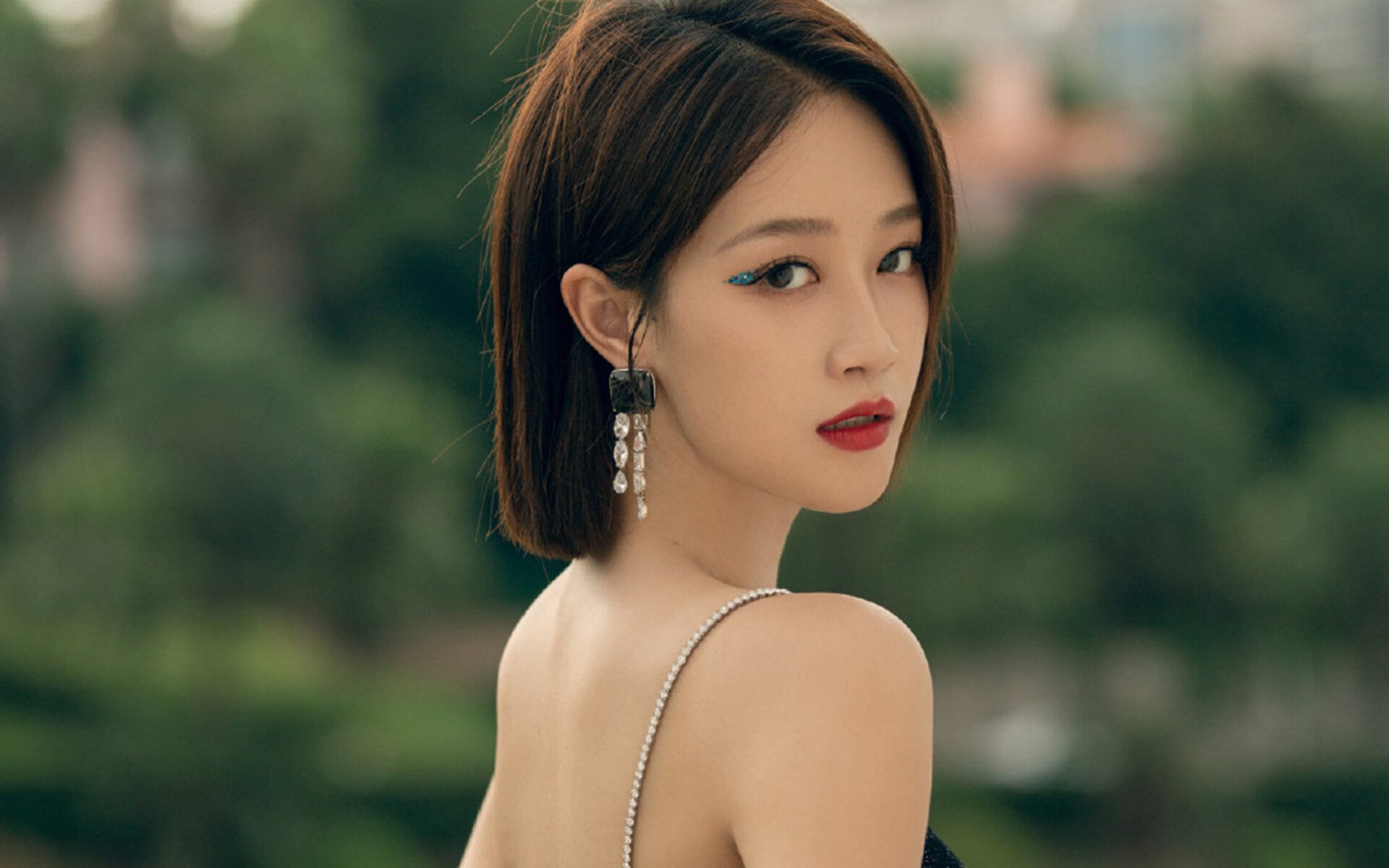 爱游戏娱乐网址-托特纳姆热刺战术调整收获成效,托特纳姆热刺首发