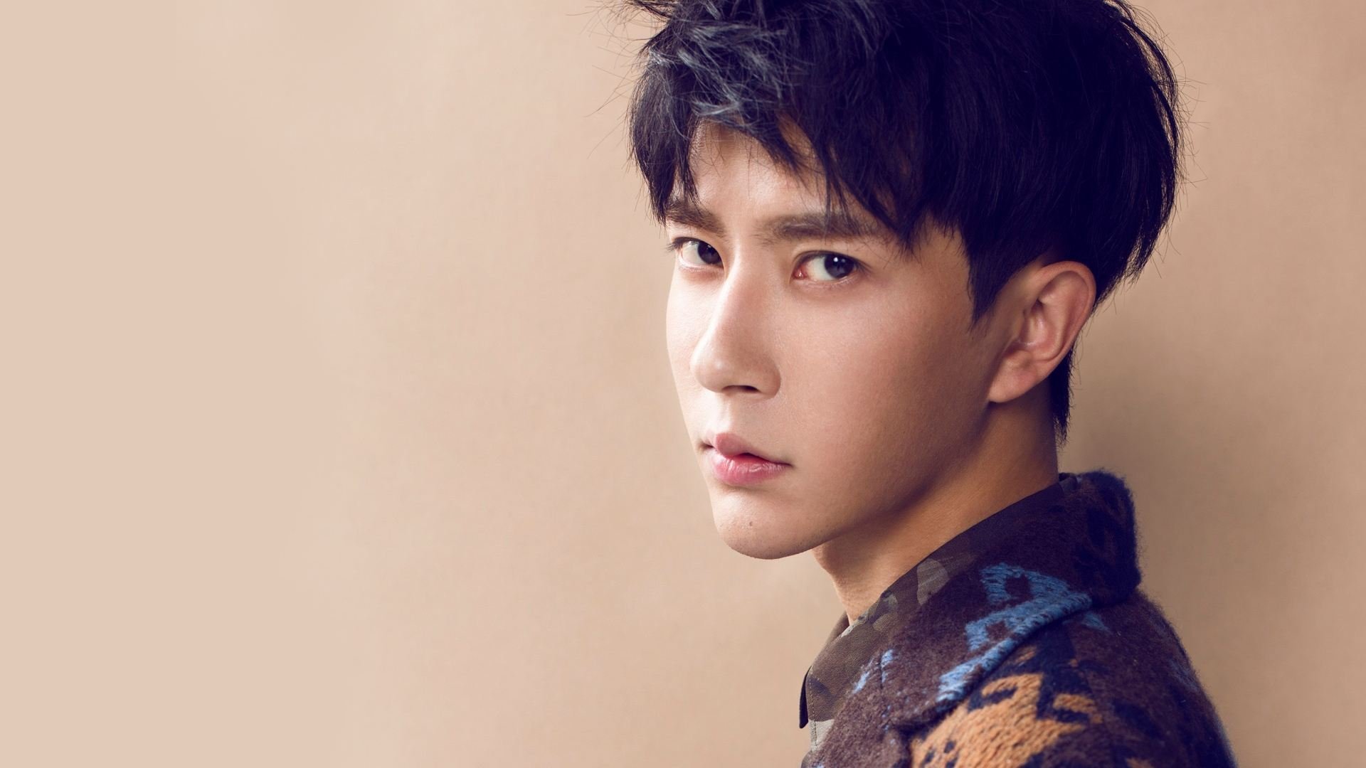 -曼联新赛季表现平平,亟待战术革新,曼联新赛季主力阵容