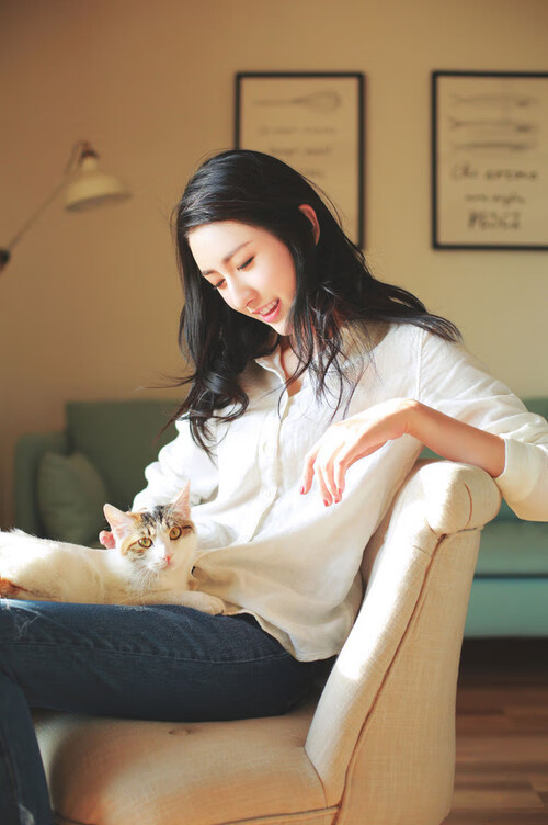 爱游戏中国官方网站平台-裁判员裁决争议引发热议,公正性受到关注,裁判员宣布