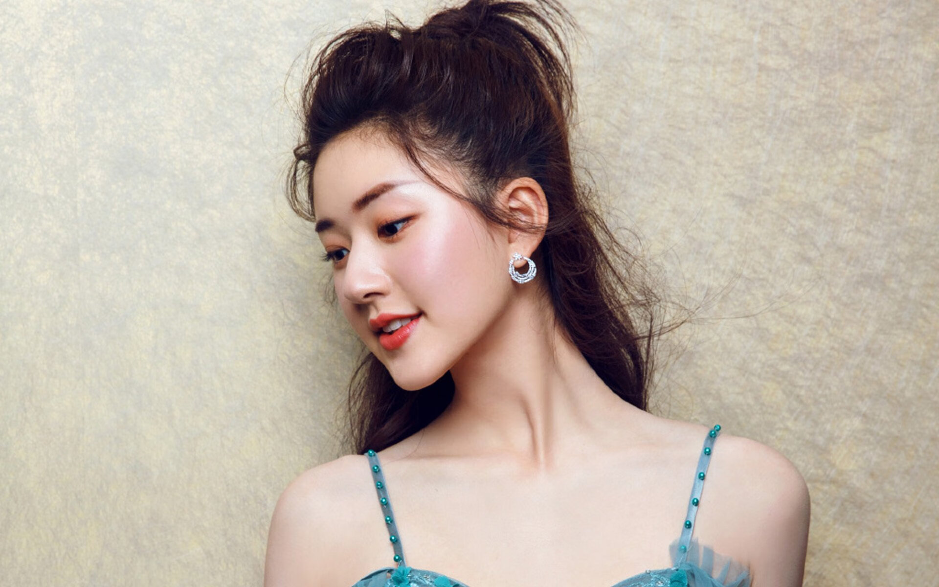 爱游戏娱乐平台-“华金·托比利亚的全能防守与强大领导力，成为美洲狮队的战术支柱”