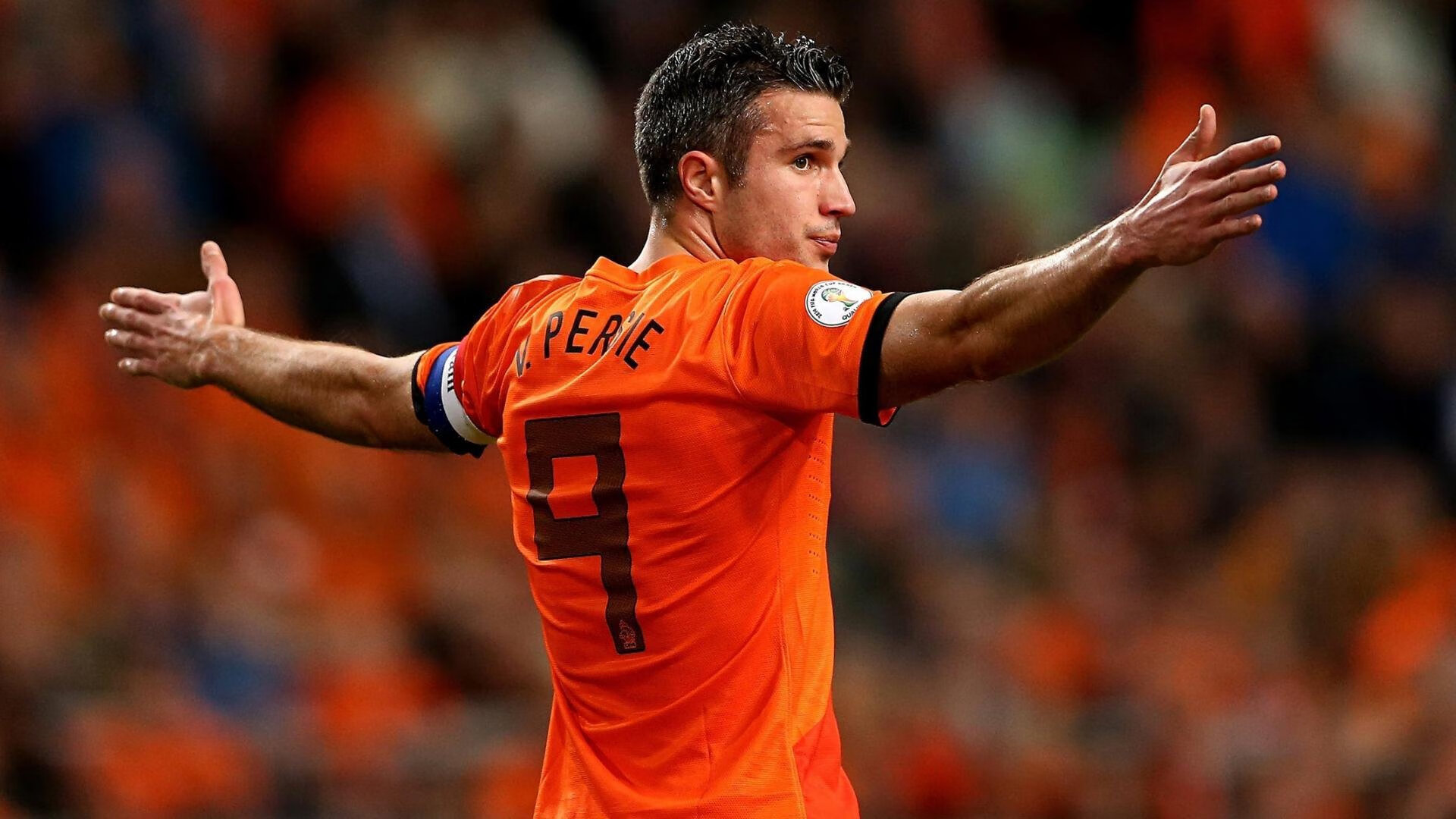 2017年西部半决赛：在“火箭之夜”中，库里连续投中数个超远三分，帮助勇士大比分领先